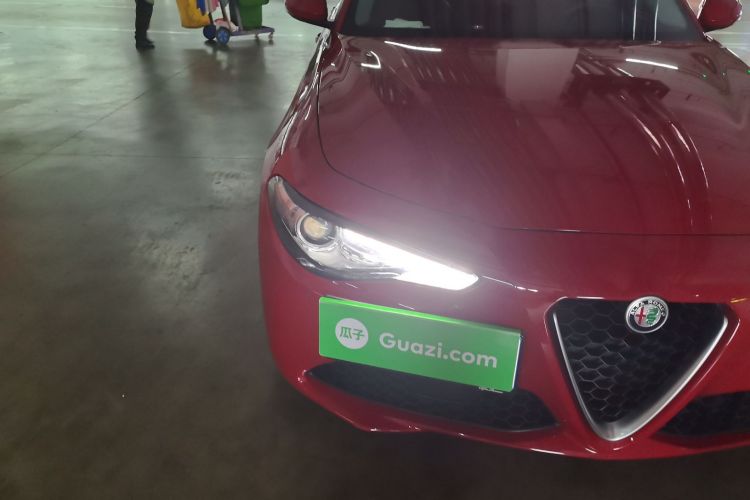 阿尔法·罗密欧 Giulia朱丽叶 2017款 2.0T 200HP 豪华版车身外观8