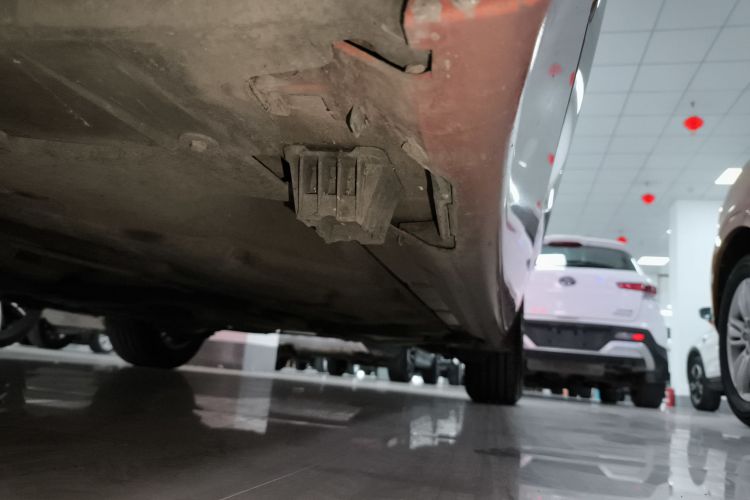 宝马2系旅行车 2016款 218i 领先型机舱底盘30