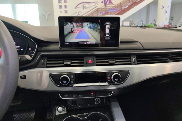 奥迪A4L 2018款 30周年年型 40 TFSI 时尚型中控内饰16