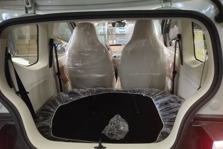 五菱汽车 宏光MINIEV 2024款 第三代 215km 青春版机舱底盘23