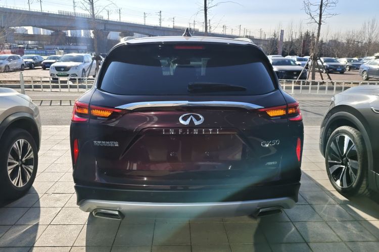 英菲尼迪QX50 2018款 2.0T 两驱时尚版车身外观6