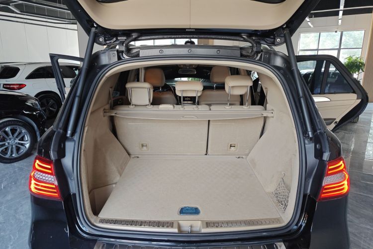 奔驰M级 2014款 ML 320 4MATIC局部细节23