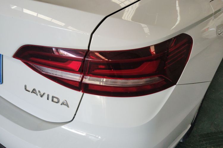 大众 朗逸 2023款 1.5L 自动得逸版车身外观9