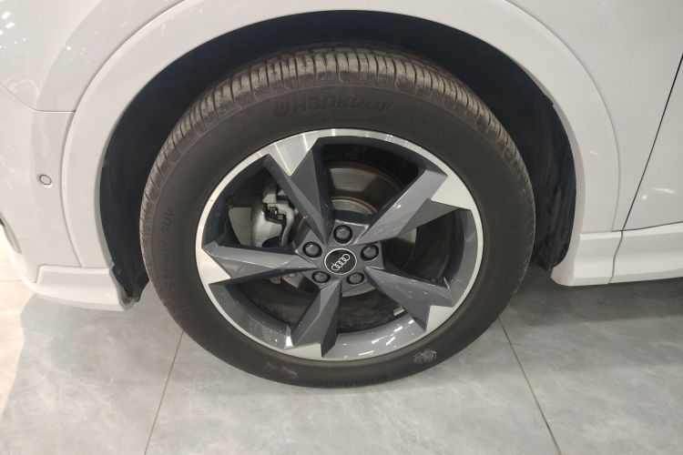 奥迪Q3 2024款 35 TFSI 时尚动感型车身外观6007