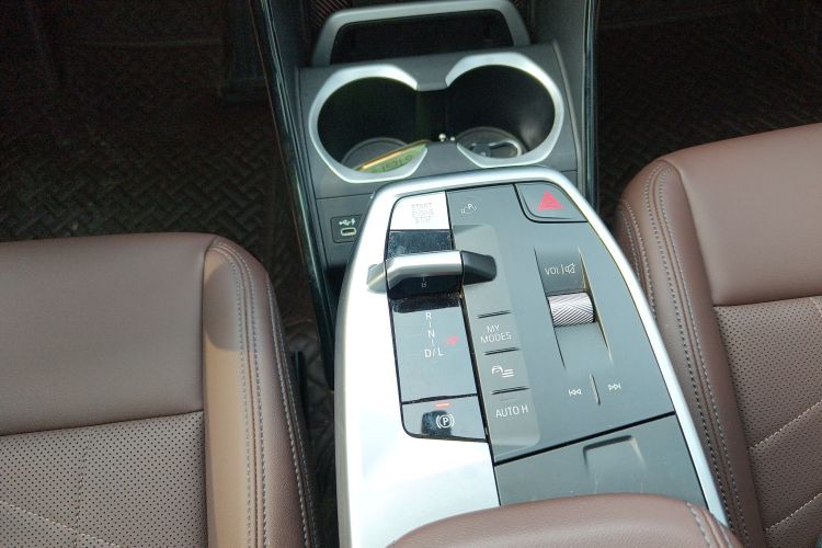 宝马X1 2023款 sDrive25Li M运动套装中控内饰18