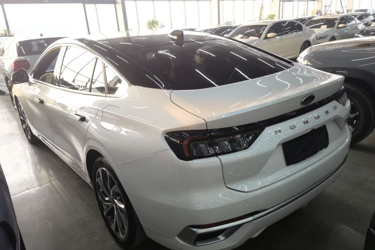 福特 蒙迪欧 2023款 EcoBoost 245 至尊型车身外观4