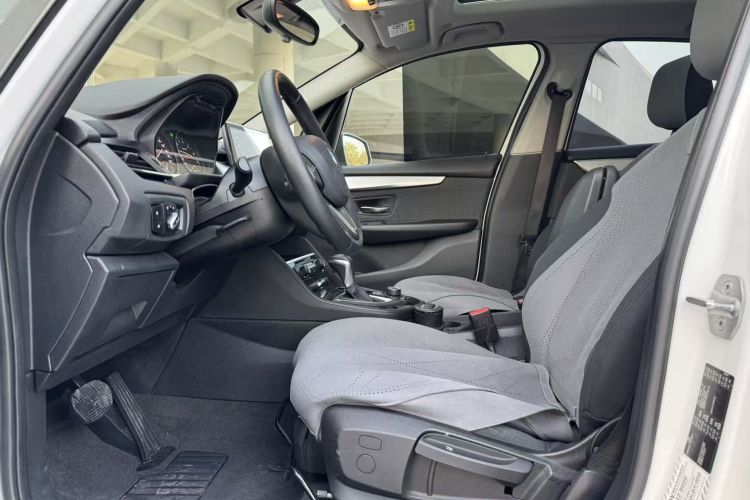 宝马2系旅行车 2016款 218i 时尚型中控内饰19