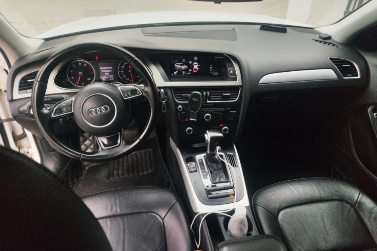 奥迪A4L 2015款 35 TFSI 自动标准型中控内饰7002