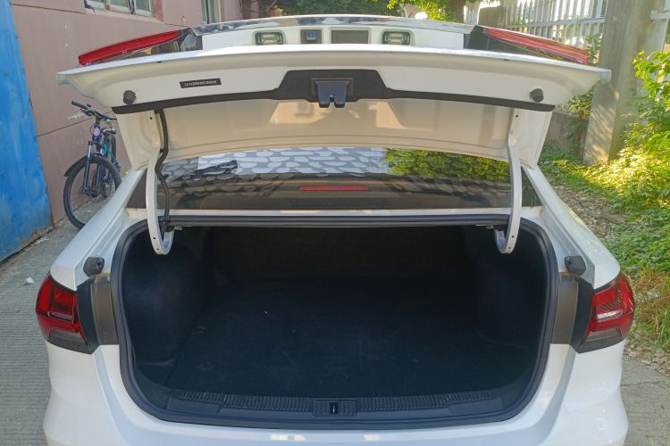 荣威i5 2021款 改款 1.5L CVT钻石版局部细节23