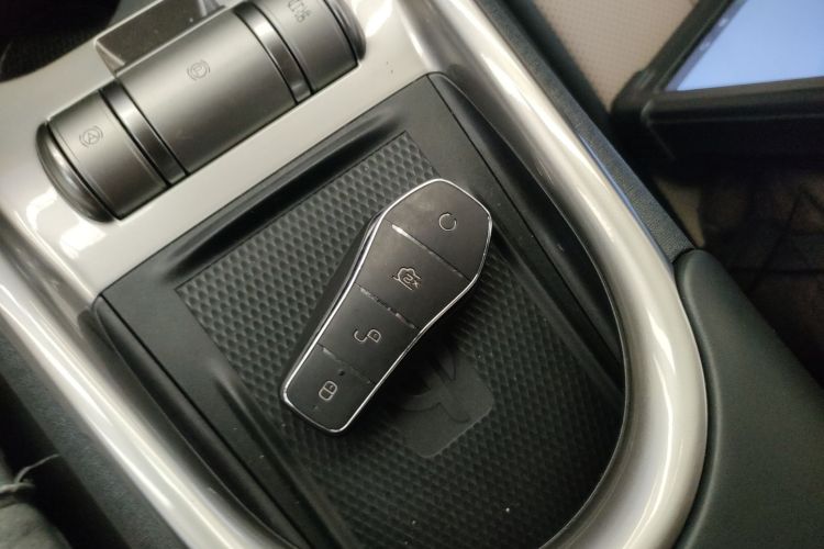 比亚迪 海豚 2023款 420km 时尚版中控内饰11