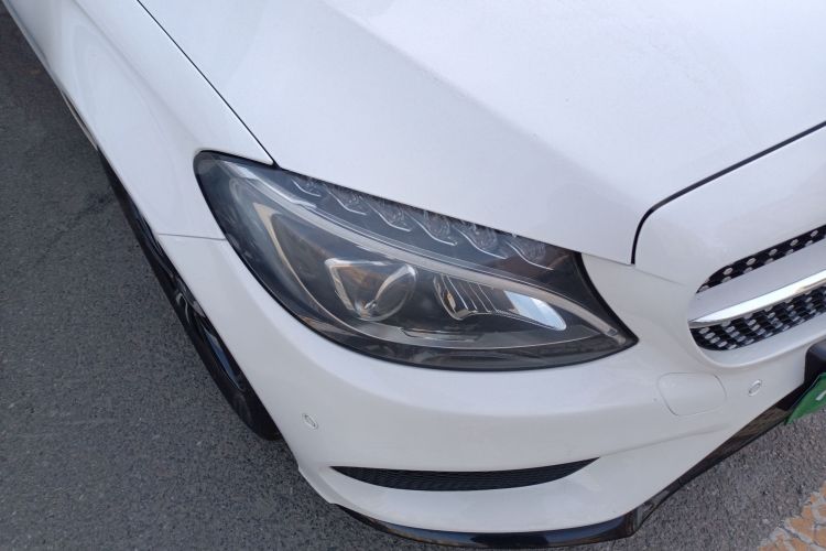 奔驰C级 2017款 改款 C 200 运动版车身外观8