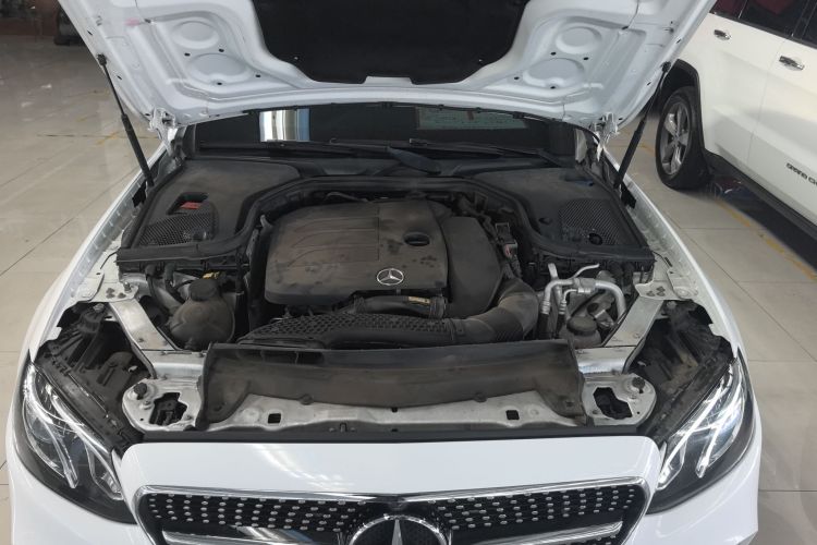 奔驰E级 2019款 E 260 L 运动型局部细节24