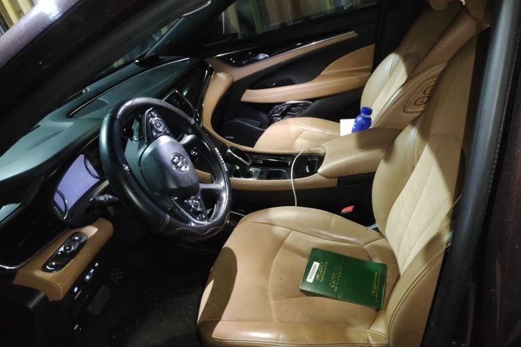 别克 君越 2016款 28T 豪华型中控内饰19