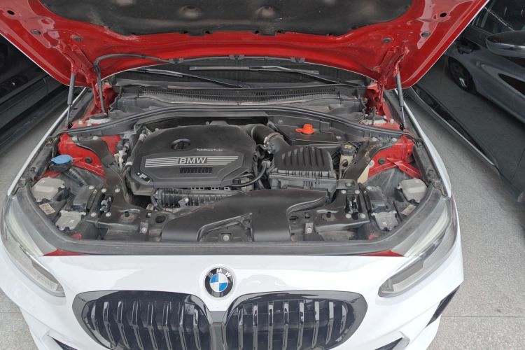 宝马1系 2021款 改款 120i M运动曜夜版机舱底盘24