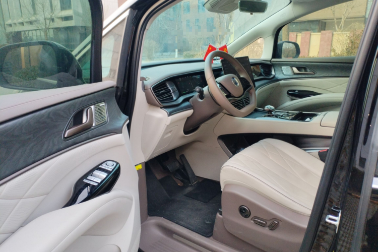 腾势D9 2022款 DM-i 1040 尊贵型中控内饰20