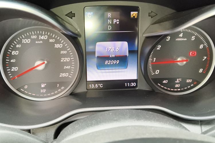 奔驰C级 2015款 改款 C 180 L 运动型中控内饰14