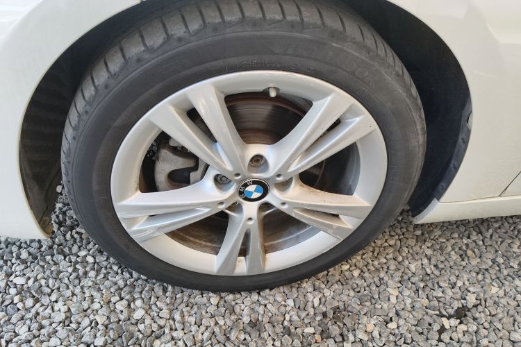 宝马1系 2017款 118i 设计套装型车身外观6002