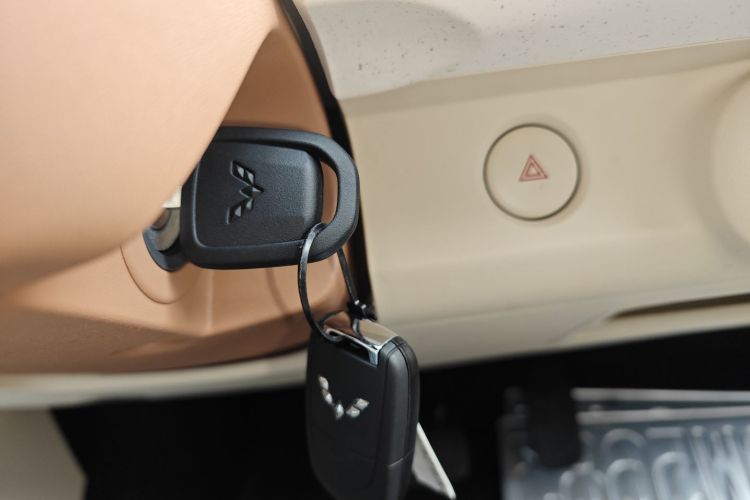 五菱汽车 宏光MINIEV 2024款 第三代 215km 青春版中控内饰11