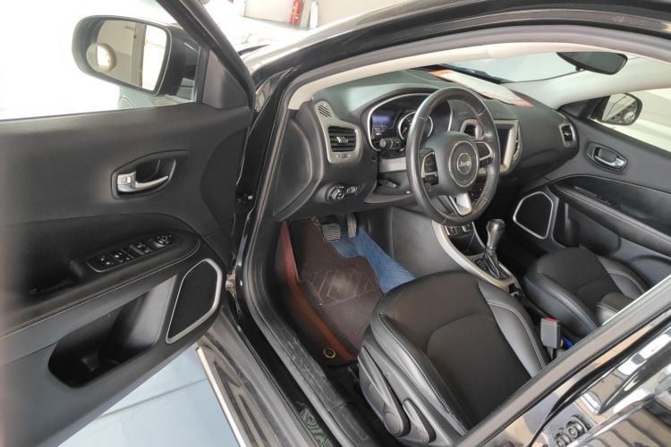 Jeep 指南者 2017款 200T 自动家享版中控内饰20