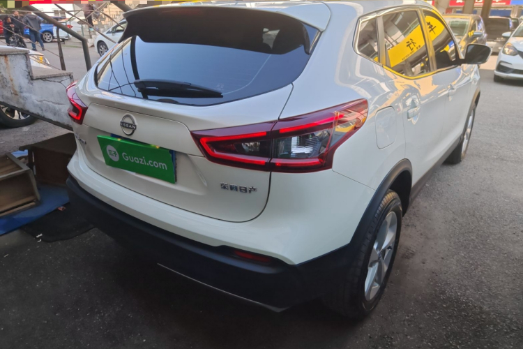 日产 逍客 2023款 经典 2.0L CVT XV舒适版车身外观7