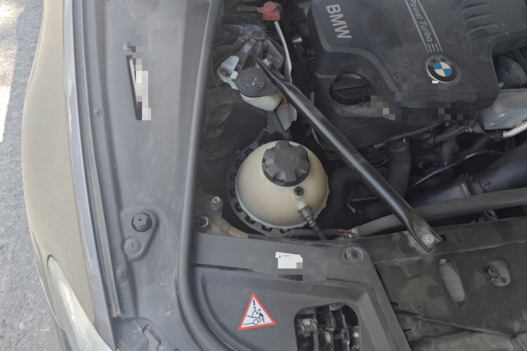 宝马5系 2014款 525Li 领先型局部细节9006