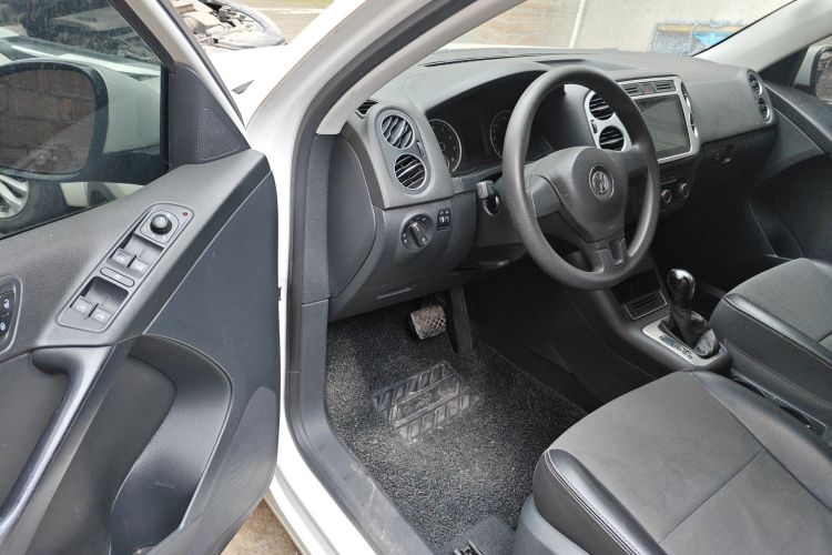 大众 途观 2016款 300TSI 自动两驱风尚版中控内饰7003