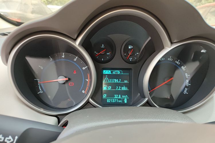 雪佛兰 科鲁兹 2015款 1.5L 经典 SE MT中控内饰14