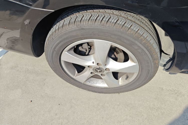 奔驰 威霆 2018款 2.0T 精英版 7座 国V车身外观6008