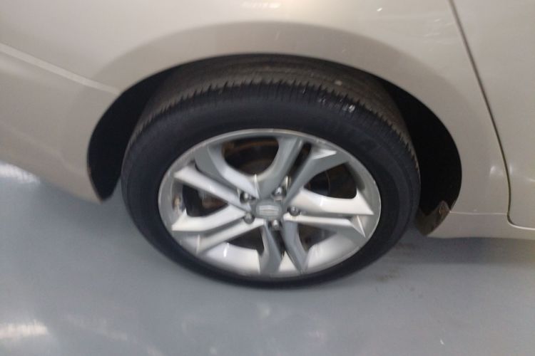 吉利汽车 帝豪GL 2017款 1.3T DCT尊贵型车身外观6008