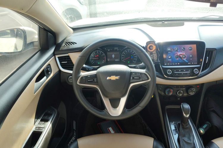 雪佛兰 科鲁泽 2020款 320 自动悦享版中控内饰13