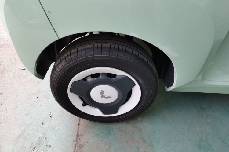 五菱汽车 宏光MINIEV 2022款 马卡龙臻享款 磷酸铁锂车身外观6008