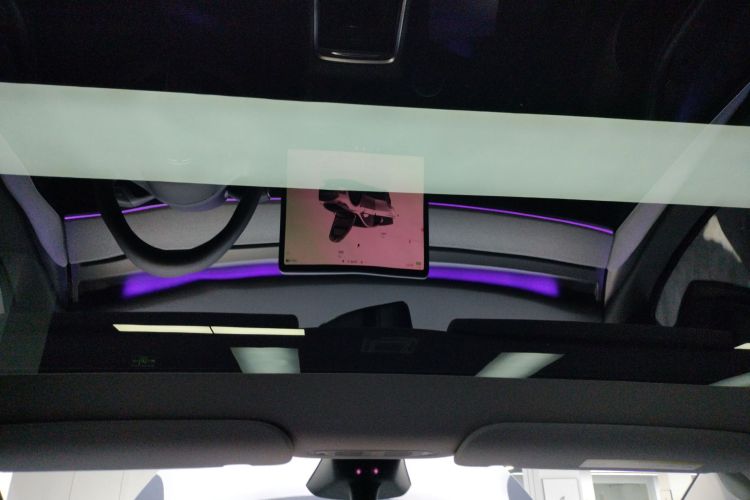 特斯拉 Model Y 2024款 长续航全轮驱动版中控内饰22