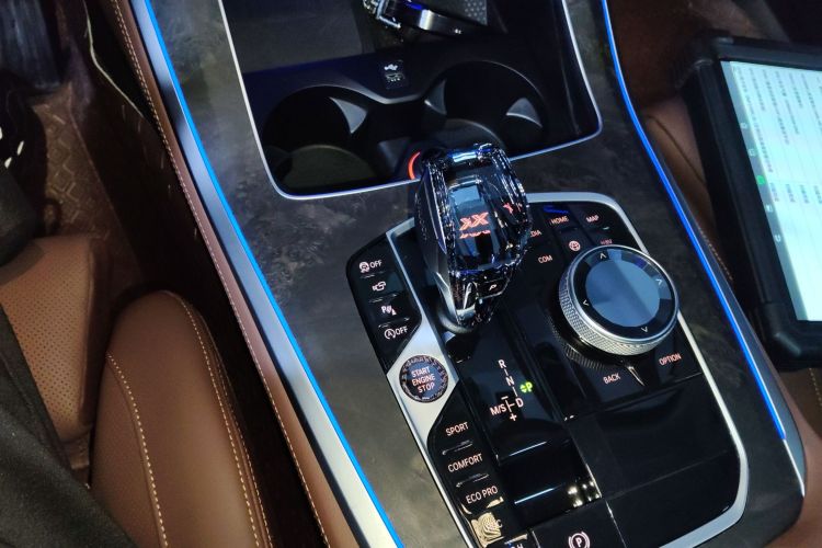 宝马X5(进口) 2022款 xDrive40i 尊享型 M运动套装中控内饰18