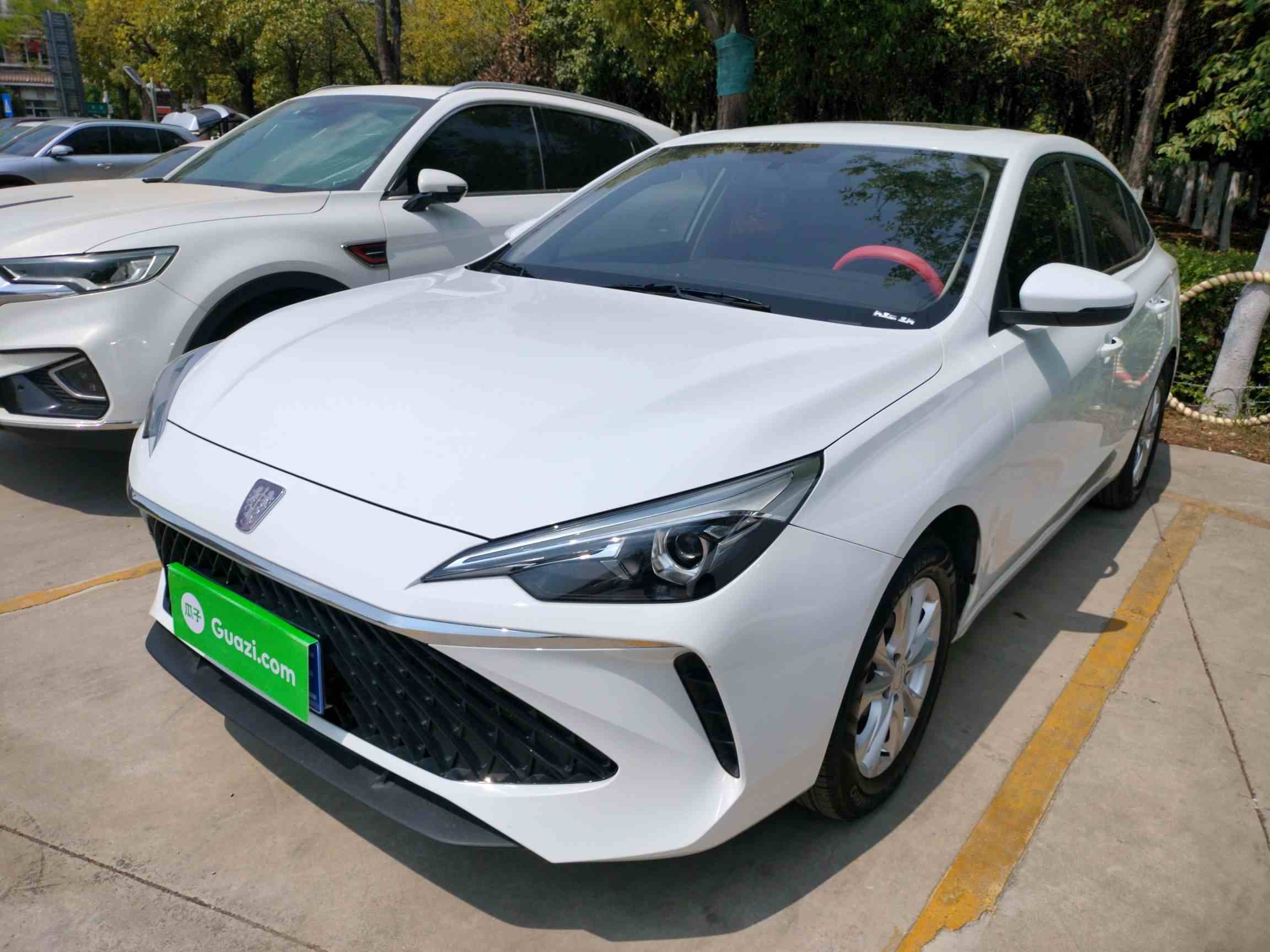 荣威i5 2023款 1.5L CVT豪华版(2)