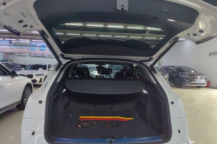 奥迪Q5L 2020款 改款 40 TFSI 荣享时尚型机舱底盘23