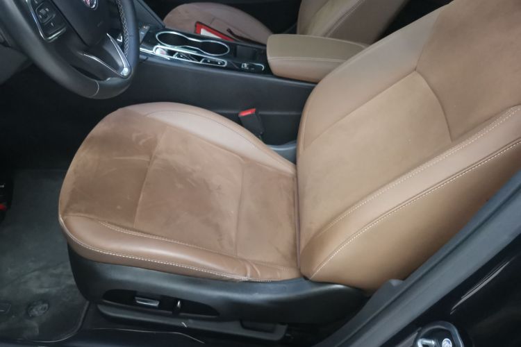 别克 君威 2023款 552T 智享型中控内饰19