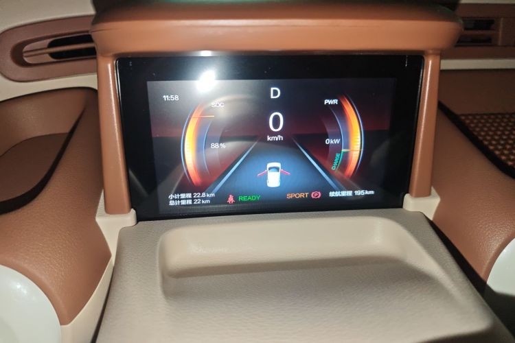 奔腾小马 2026款 222km 炫彩马中控内饰14