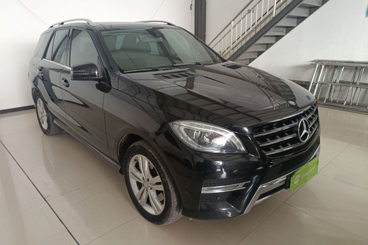 奔驰M级 2014款 ML 350 CDI 4MATIC车身外观3