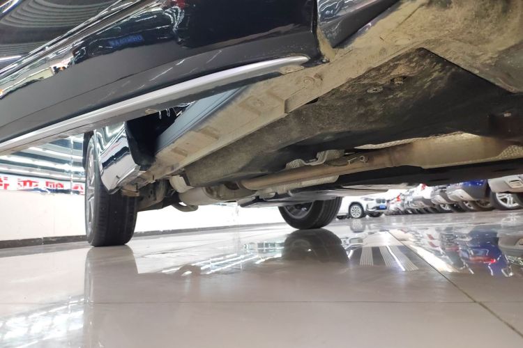 丰田 皇冠陆放 2024款 2.5L HEV四驱豪华版局部细节9001