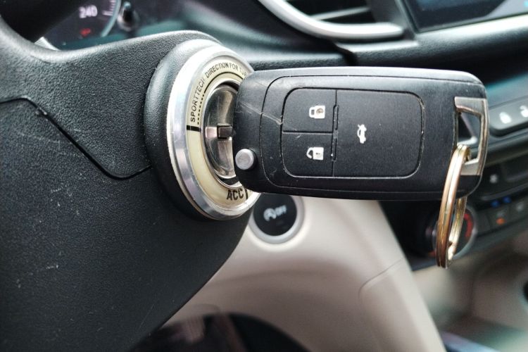 别克 英朗 2015款 15N 自动进取型中控内饰7001