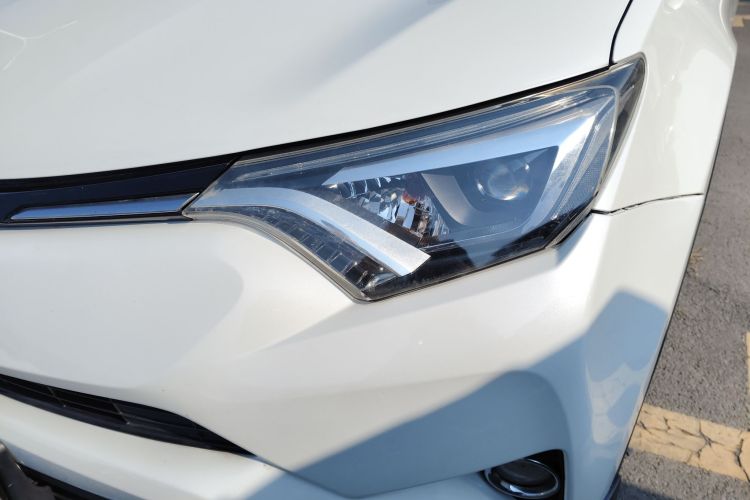丰田 RAV4荣放 2016款 2.5L 自动四驱尊贵版局部细节36