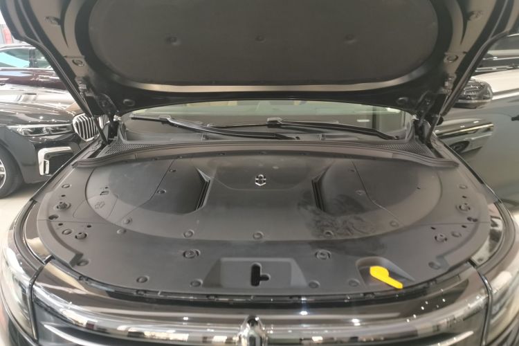 鸿蒙智行 问界M7 2022款 1.5T 四驱豪华版机舱底盘24