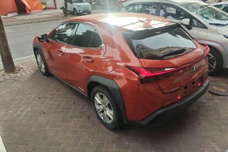 雷克萨斯UX 2019款 260h 探·酷版 国VI车身外观4