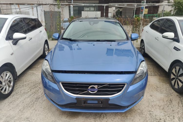 沃尔沃V40 2016款 T3 智逸版车身外观2