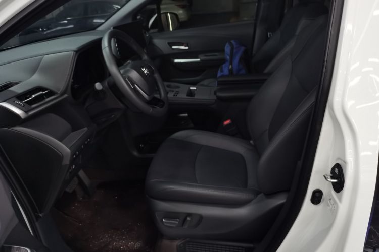 丰田 赛那SIENNA 2024款 2.5L混动 四驱尊贵版中控内饰19