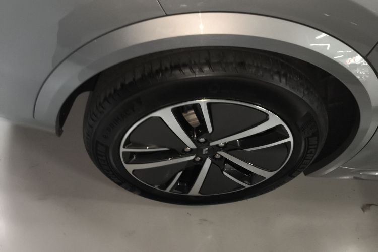 理想汽车 理想L8 2024款 Max车身外观56