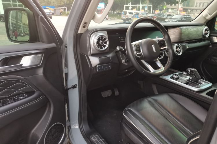 坦克300 2021款 越野版 2.0T 征服者中控内饰7003