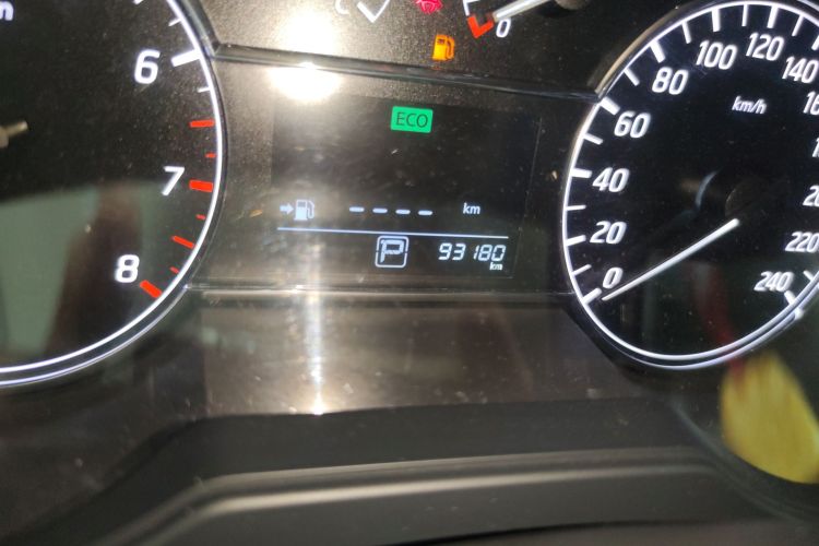 日产 骐达TIIDA 2016款 1.6L CVT酷动版中控内饰15