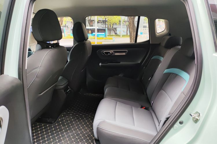 埃安 AION Y 2023款 Younger中控内饰21