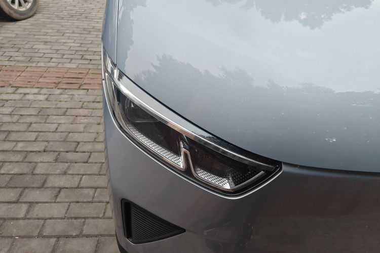 五菱汽车 五菱扬光 2024款 300KM 舒适型客车版 75kW车身外观8